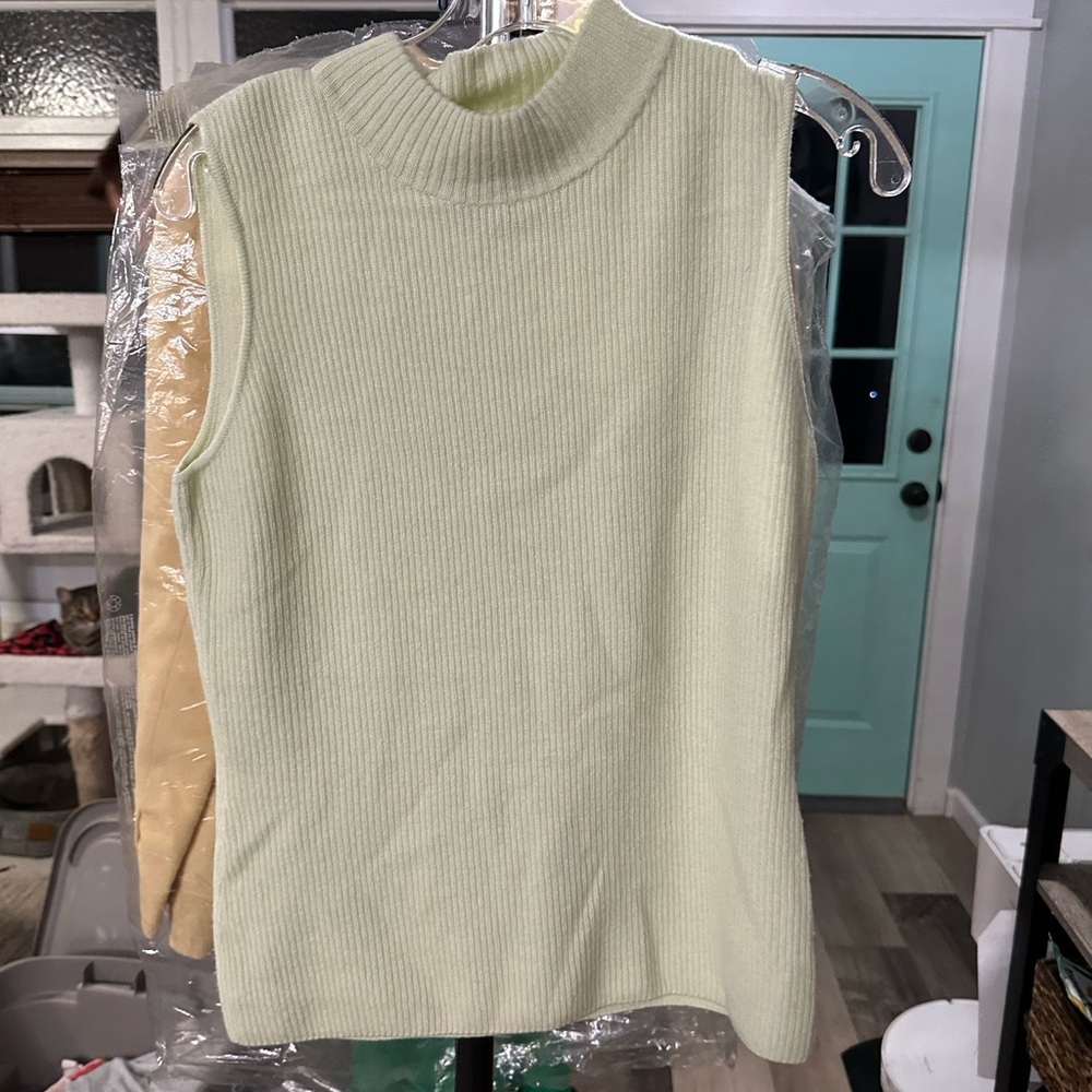 St. John Yellow Tank Top Sleeveless Ribbed Style